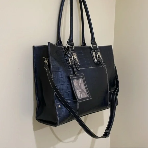 Wilsons Black Leather Travel Tote Snake Embossed Tag Adjustable Straps EUC - Picture 2 of 14